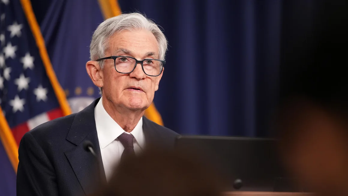 Fed Holds Rates Steady Amidst Trade War Uncertainty