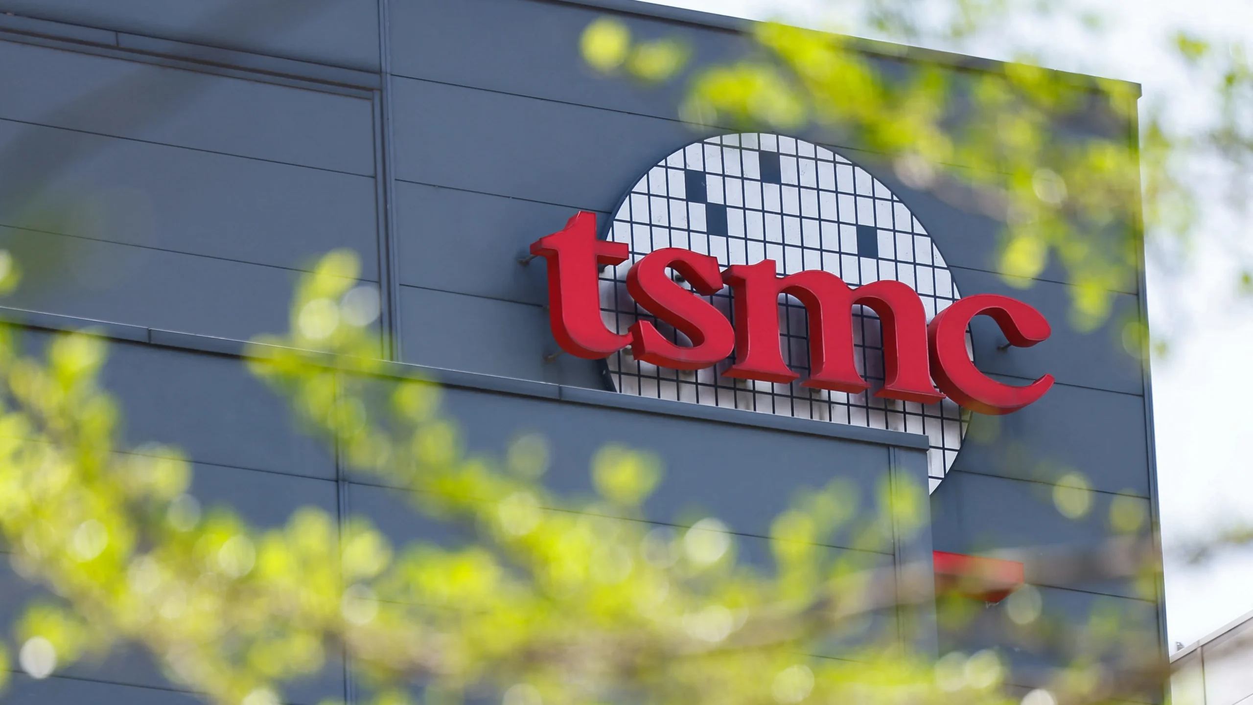 Wall Street Rises: Retail, TSMC, Steve Madden Fuel Gains